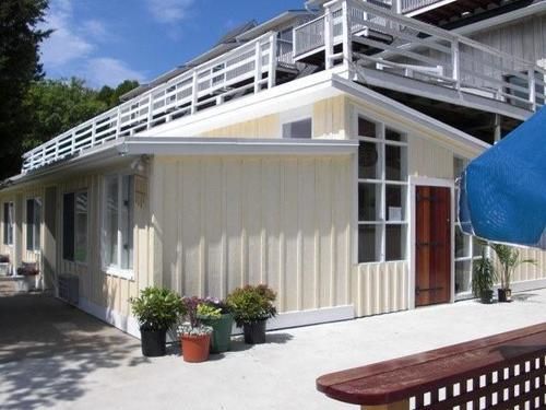 The Windswept Inn 찰스타운 외부 사진